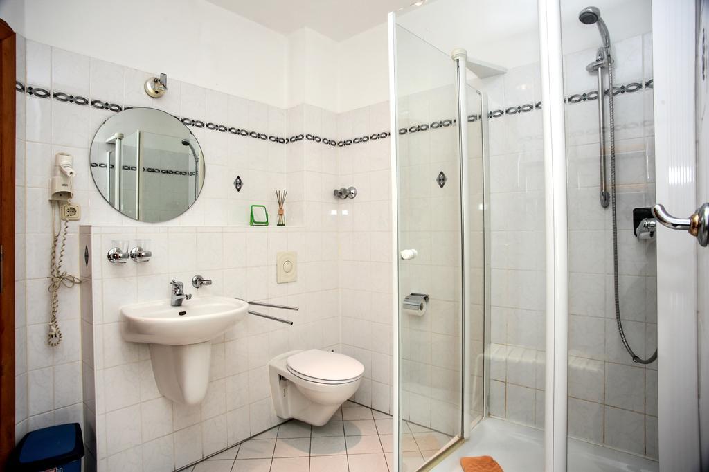 Haus Belger Hotel Grossziethen Ngoại thất bức ảnh