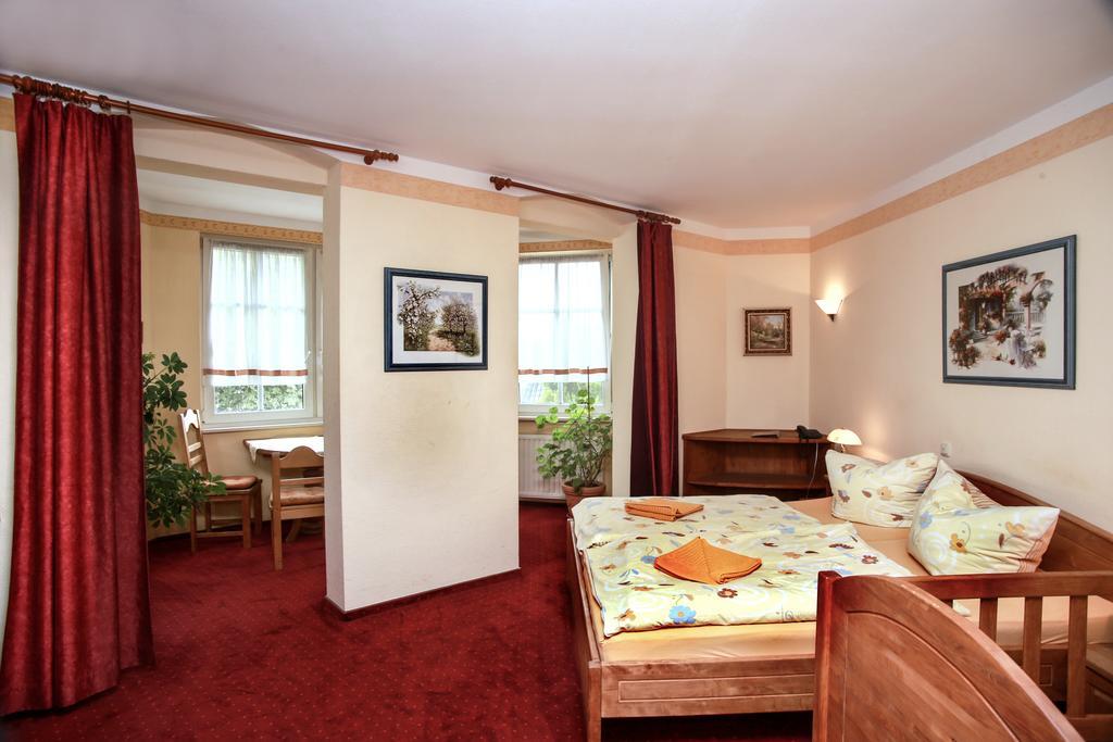 Haus Belger Hotel Grossziethen Ngoại thất bức ảnh